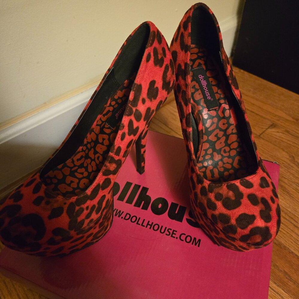 Dollhouse Platform Heels, Red/Black, Size 7.5, EUC